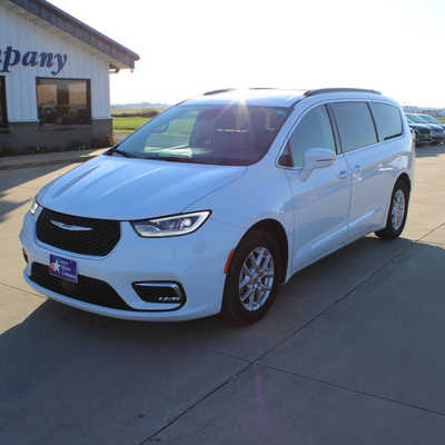 2022 Chrysler Pacifica, $19995. Photo 1