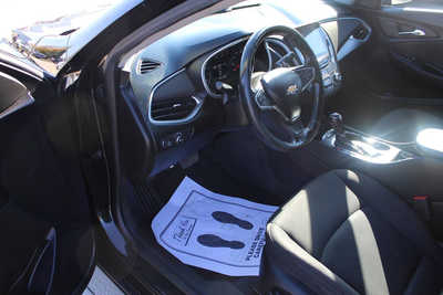 2019 Chevrolet Malibu, $16995. Photo 12