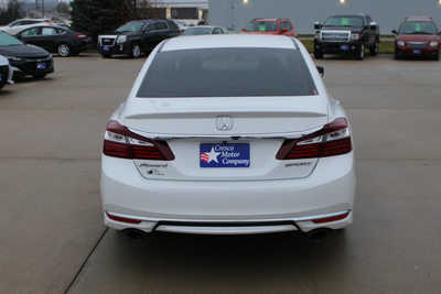 2017 Honda Accord, $15995. Photo 6
