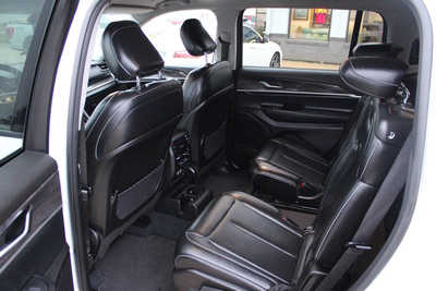 2023 Jeep Grand Cherokee L, $31995. Photo 9