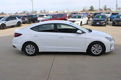 2019 Hyundai Elantra, $8995. Photo 4