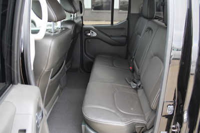 2015 Nissan Frontier, $18995. Photo 9