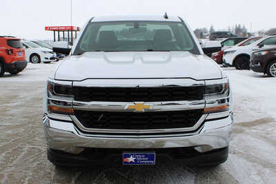 2018 Chevrolet 1500 Ext Cab, $24995. Photo 2