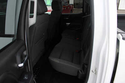 2018 Chevrolet 1500 Ext Cab, $24995. Photo 9