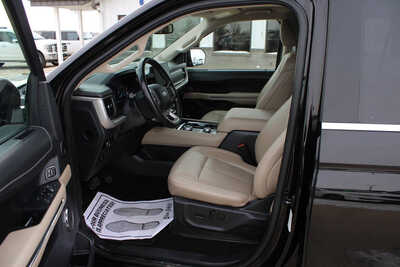 2023 Ford Expedition Max, $39995. Photo 12