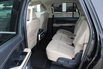 2023 Ford Expedition Max, $39995. Photo 9