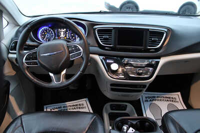 2018 Chrysler Pacifica, $12995. Photo 11