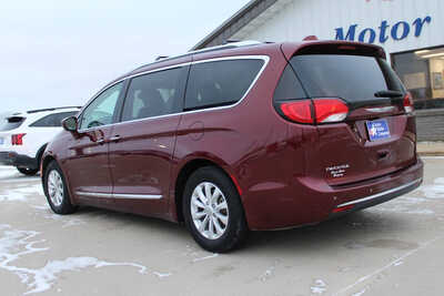 2018 Chrysler Pacifica, $12995. Photo 6