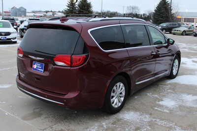 2018 Chrysler Pacifica, $12995. Photo 8