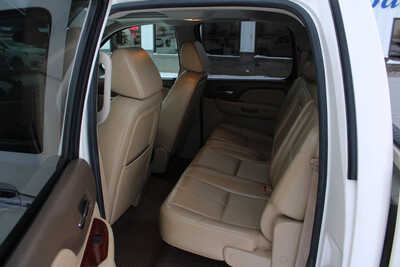 2009 GMC 1500 Crew Cab, $8995. Photo 9