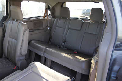 2012 Chrysler Town & Country, $1995. Photo 10