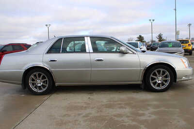 2007 Cadillac DTS, $6995. Photo 4