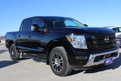 2024 Nissan Titan, $37995. Photo 3