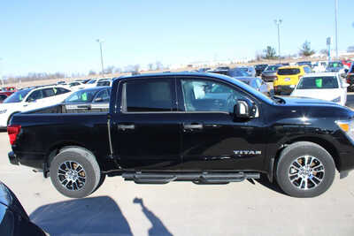 2024 Nissan Titan, $37995. Photo 4