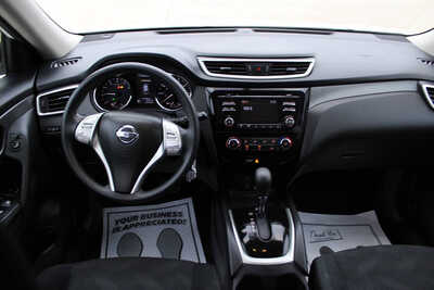 2016 Nissan Rogue, $14995. Photo 10