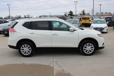 2016 Nissan Rogue, $14995. Photo 4