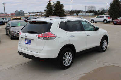 2016 Nissan Rogue, $14995. Photo 5