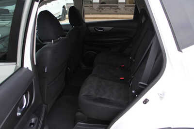 2016 Nissan Rogue, $14995. Photo 9