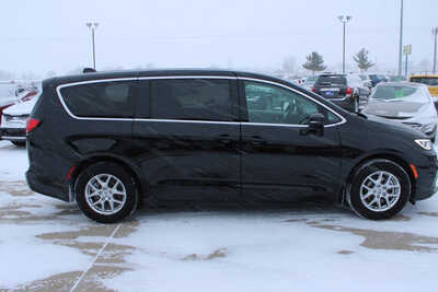 2024 Chrysler Pacifica, $29995. Photo 4
