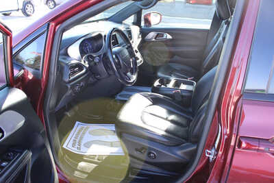 2019 Chrysler Pacifica, $17995. Photo 12