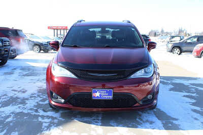 2019 Chrysler Pacifica, $17995. Photo 2