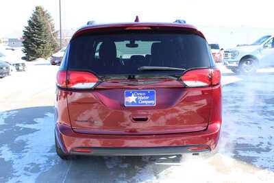 2019 Chrysler Pacifica, $17995. Photo 6