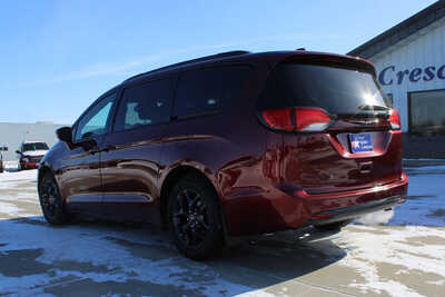 2019 Chrysler Pacifica, $17995. Photo 7