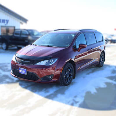 2019 Chrysler Pacifica, $17995. Photo 1