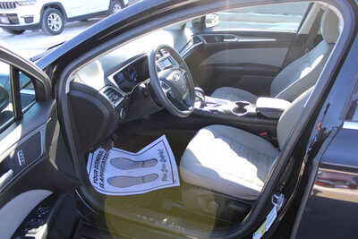 2016 Ford Fusion, $9995. Photo 11