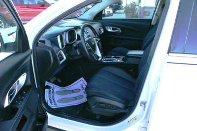 2017 Chevrolet Equinox, $11995. Photo 11