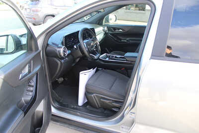 2025 Chevrolet Equinox, $27995. Photo 12