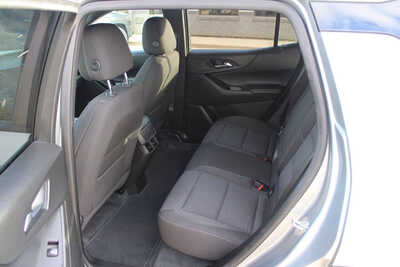 2025 Chevrolet Equinox, $27995. Photo 9