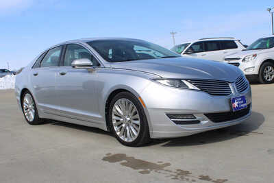 2013 Lincoln MKZ, $7995. Photo 3