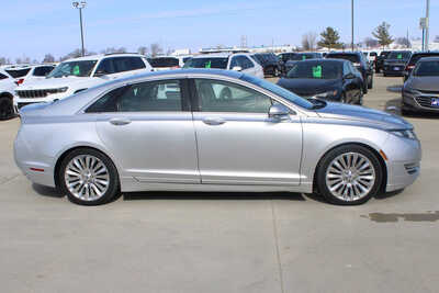 2013 Lincoln MKZ, $7995. Photo 4