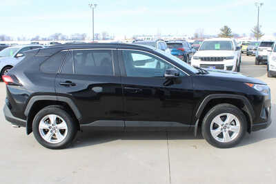 2021 Toyota RAV4, $23995. Photo 4
