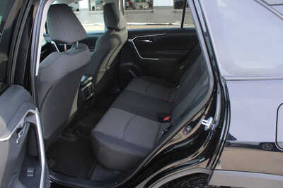 2021 Toyota RAV4, $23995. Photo 9
