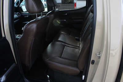 2016 Toyota Tacoma, $23995. Photo 10