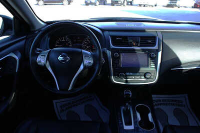 2017 Nissan Altima, $9995. Photo 10