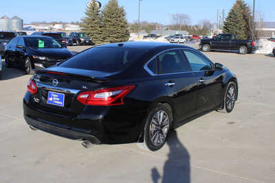 2017 Nissan Altima, $9995. Photo 5