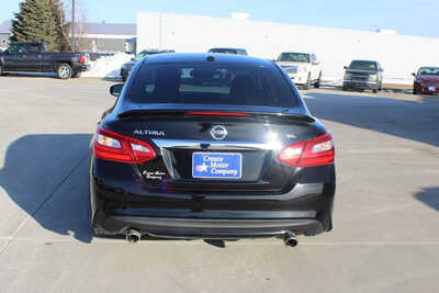 2017 Nissan Altima, $9995. Photo 6