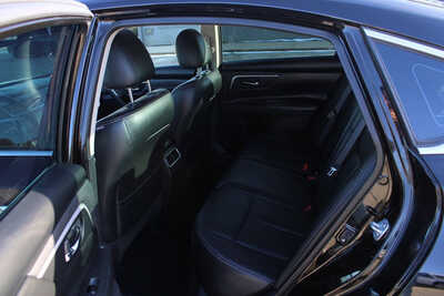 2017 Nissan Altima, $9995. Photo 9