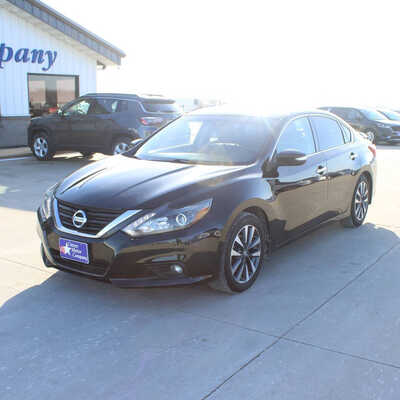 2017 Nissan Altima, $9995. Photo 1