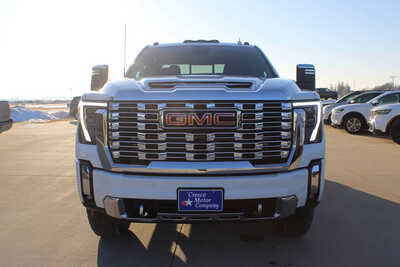 2024 GMC 2500 Crew Cab, $73995. Photo 2