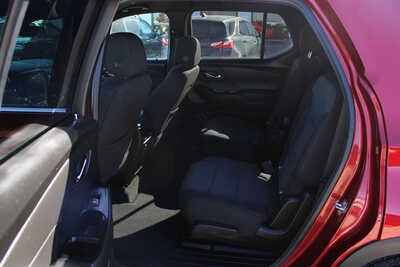 2023 Chevrolet Traverse, $31995. Photo 9