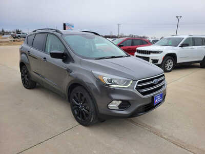 2017 Ford Escape, $6995. Photo 7