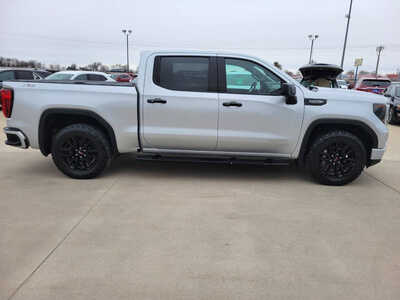 2022 GMC 1500 Crew Cab, $37995. Photo 7