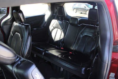2025 Chrysler Pacifica, $33995. Photo 11