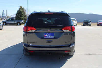 2020 Chrysler Pacifica, $22995. Photo 6