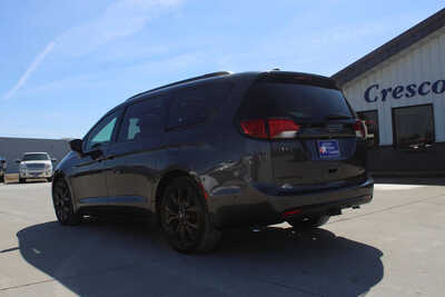 2020 Chrysler Pacifica, $22995. Photo 7