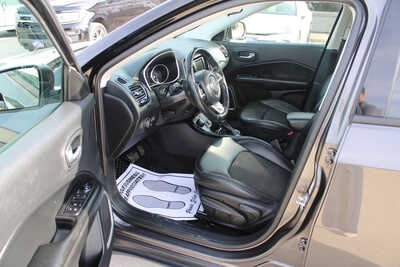 2018 Jeep Compass, $15995. Photo 12